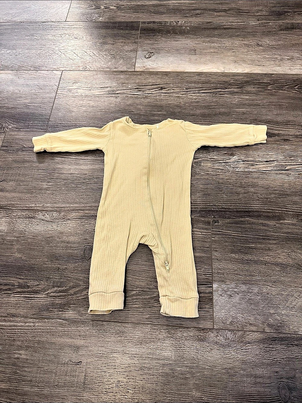 The Little Green Radicals Baby Ribbed Footie in Yellow Baby 0-3M Like New